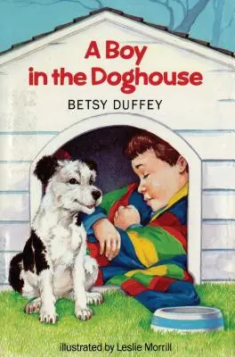 Le garçon dans la niche - Boy in the Doghouse