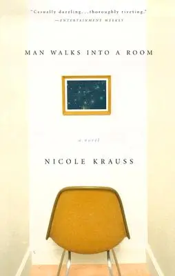 Un homme entre dans une pièce - Man Walks Into a Room